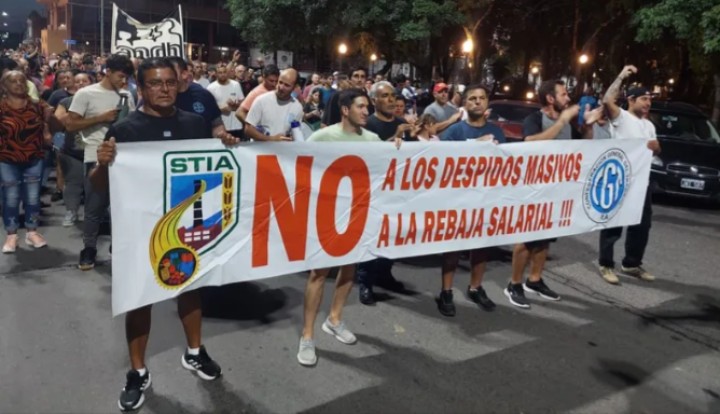 Miguel Klenner: "Granja Tres Arroyos está pagando la quincena en cuotas para doblegar al trabajador"