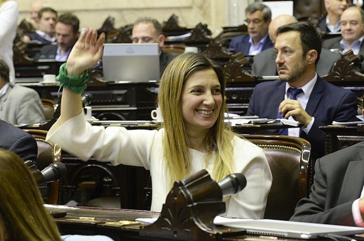 Silvia Lospennato: "El adversario no está dentro de nuestra coalición, así le hacen juego al kirchnerismo"
