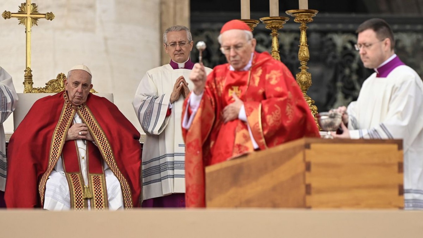 Guido Gazzoli: “Ha sido la primera vez en la historia de la iglesia que un Papa ha despedido a otro”