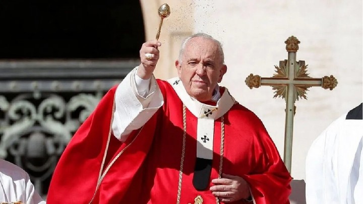 Federico Walls: "La iglesia forma parte de la sociedad, por lo cual no puede quedarse fuera de varias cuestiones sociales que van surgiendo con el tiempo"