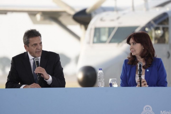 Cristina Kirchner acompañó a Massa y habló del cierre de listas: "Para ganar hay que apostar"