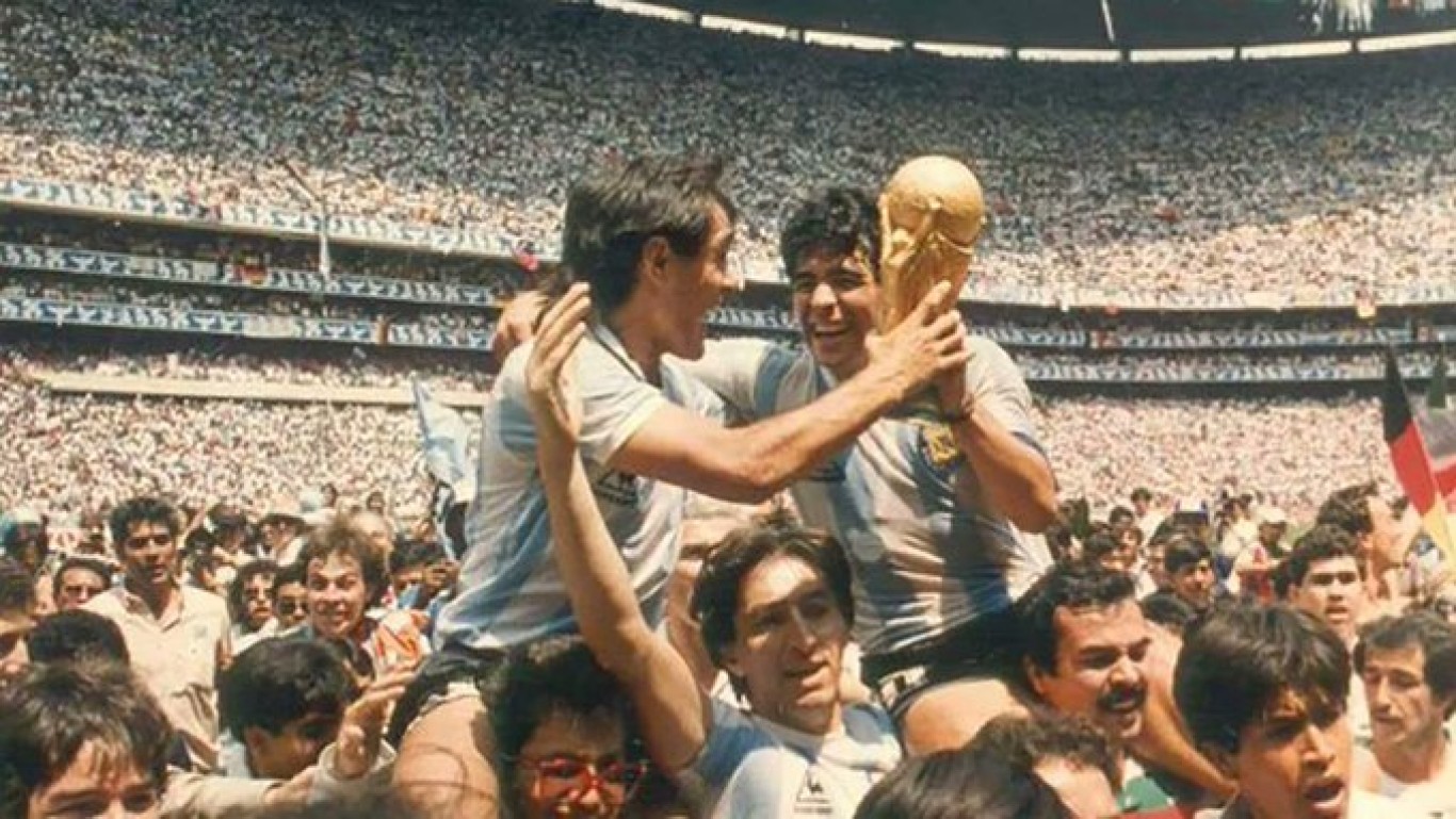 Pedro Pasculli:  "Nosotros teníamos un genio del fútbol, el número uno del mundo"